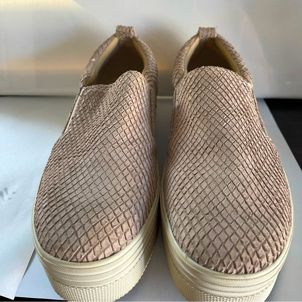 Marc Fisher Dusty Rose Slip Ons Women’s Size 7.5